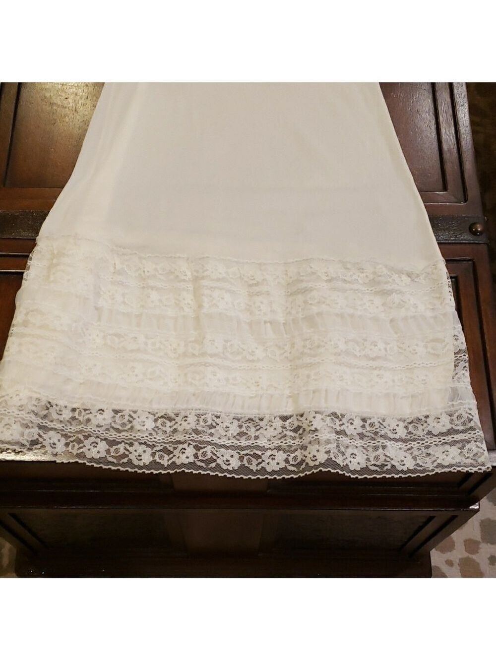 Elegant Vintage Cream/White Lace Slip - Picture 7 of 13